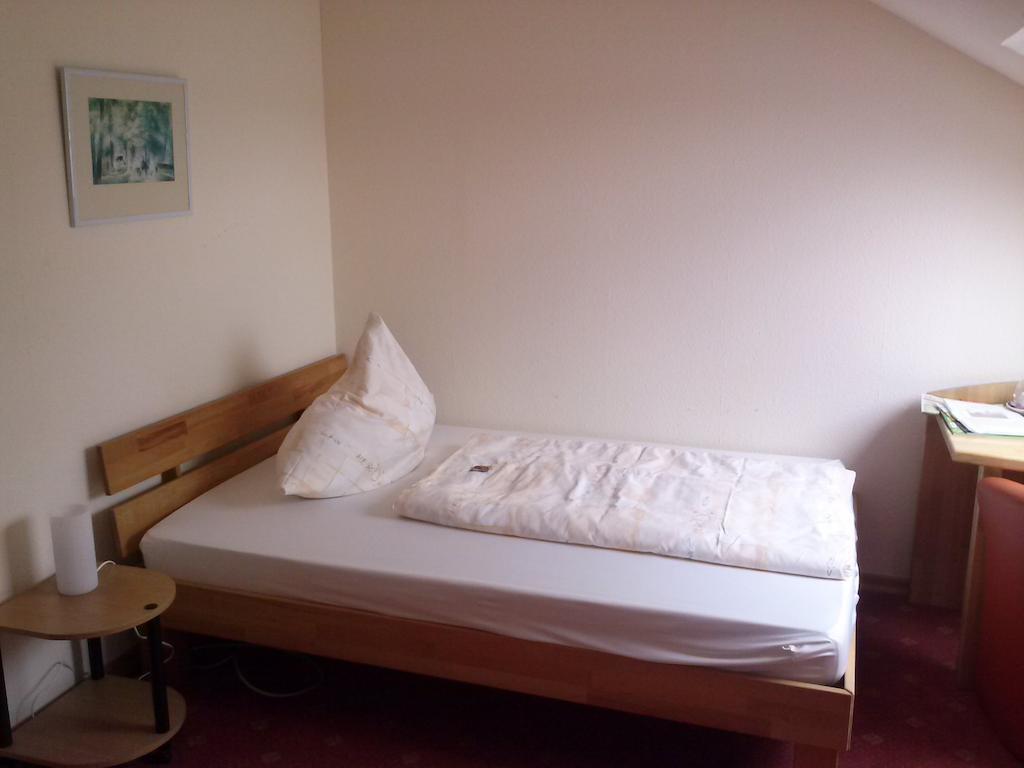 Hotel Garni am Bowenberg Niederzissen Zimmer foto
