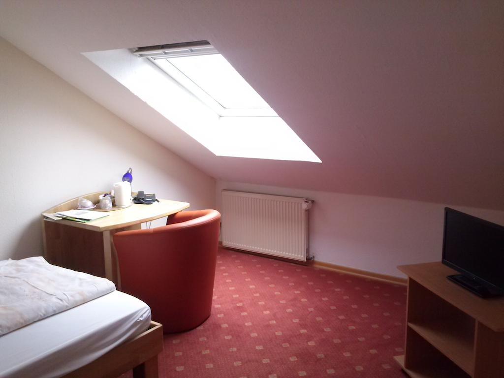 Hotel Garni am Bowenberg Niederzissen Zimmer foto