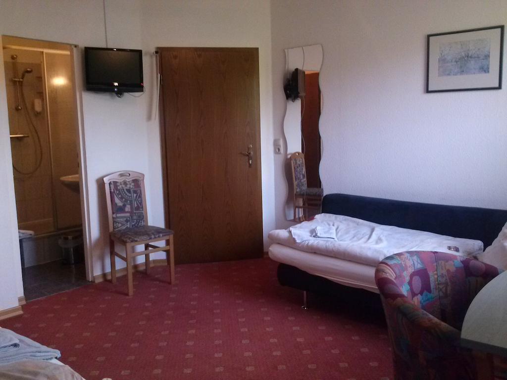 Hotel Garni am Bowenberg Niederzissen Zimmer foto